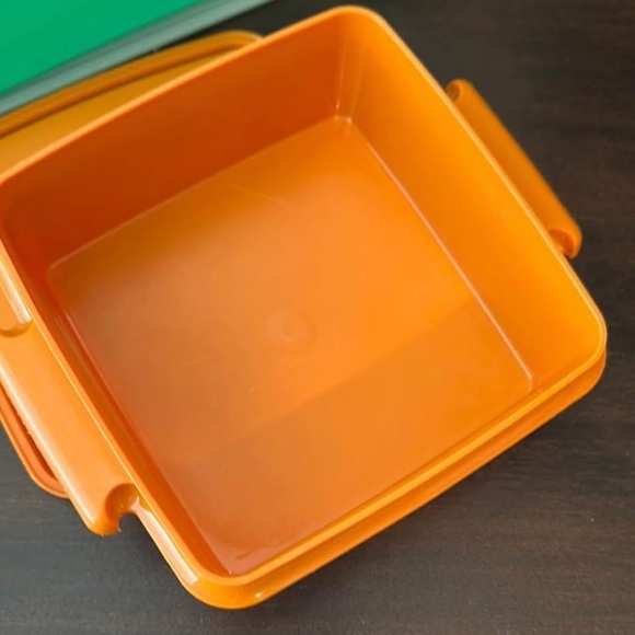 Vintage Green and Orange Tupperware Containers - Picture 4 of 9
